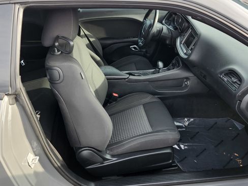 Used 2018 Dodge Challenger SXT image 18