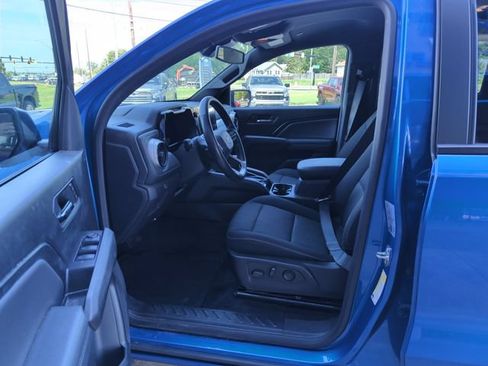 Used 2023 Chevrolet Colorado LT w/ LT Convenience Package II AWD/4WD image 11