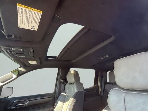 Used 2023 Chevrolet Silverado 1500 ZR2 image 11