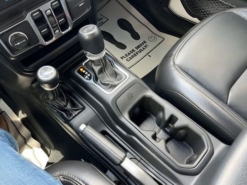 Used 2022 Jeep Wrangler Unlimited Sahara w/ Cold Weather Group image 26