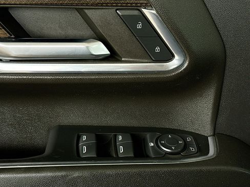 Used 2024 Chevrolet Silverado 2500 LT image 23