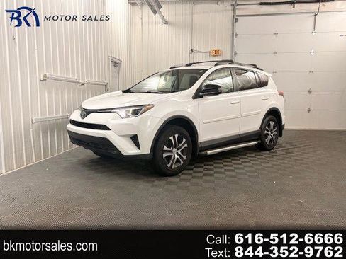 Used 2017 Toyota RAV4 LE image 1