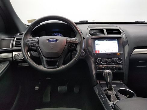 Used 2019 Ford Explorer XLT w/ Equipment Group 202A AWD/4WD image 22