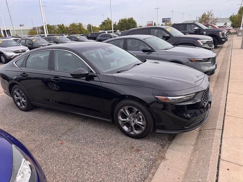 Used 2024 Honda Accord EX image 2