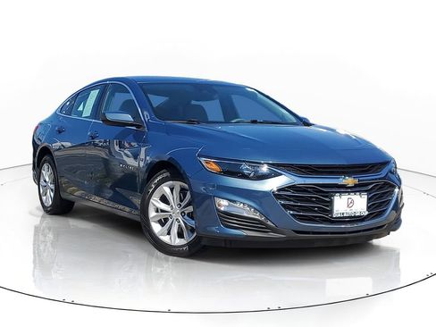 Used 2025 Chevrolet Malibu LT FWD image 1