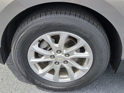 Used 2019 Chevrolet Equinox LT FWD image 16