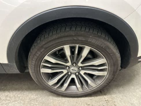 Used 2019 Ford Explorer Platinum AWD/4WD image 5