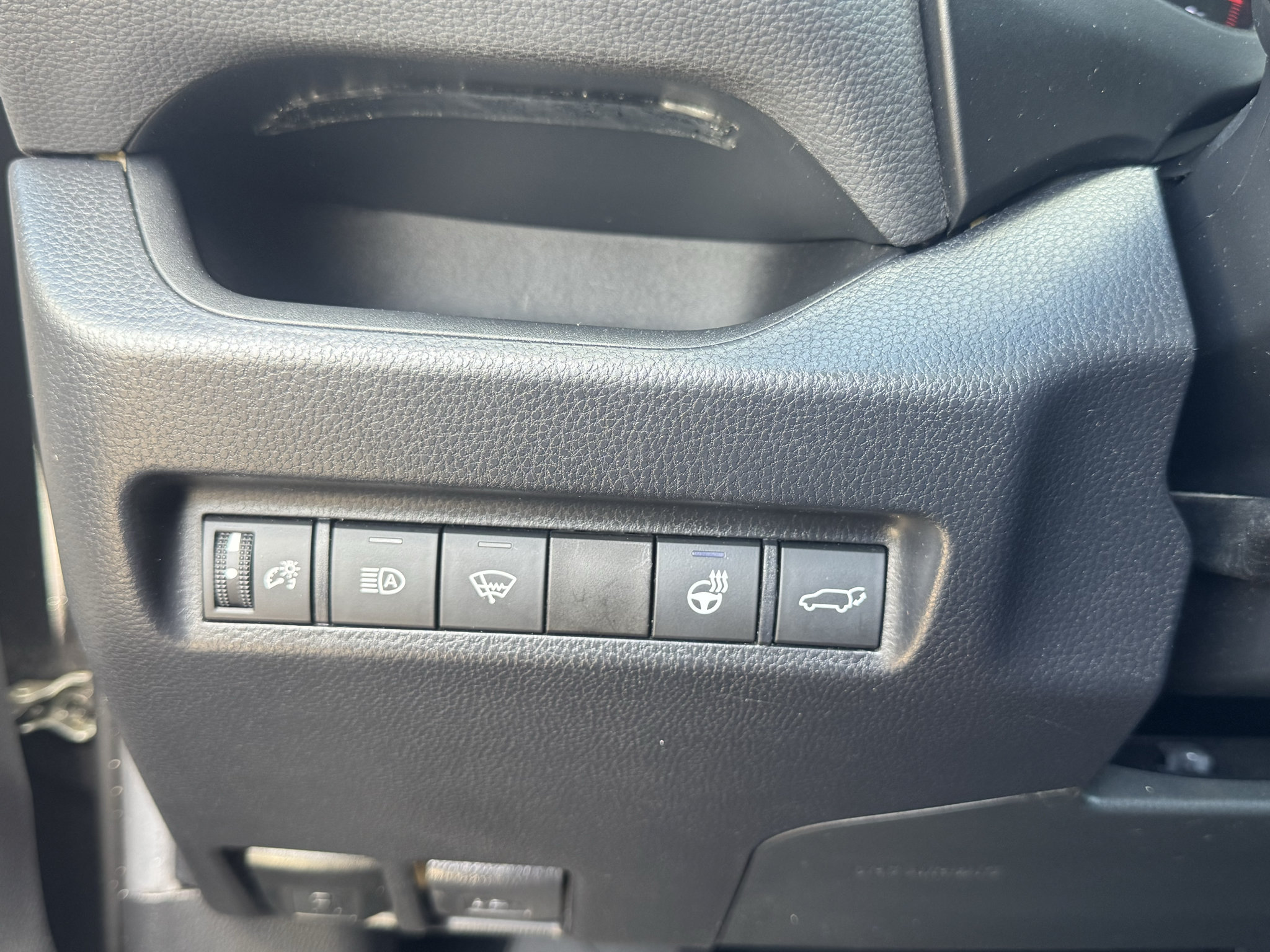 Used 2020 Toyota RAV4 XLE Premium AWD/4WD image 13