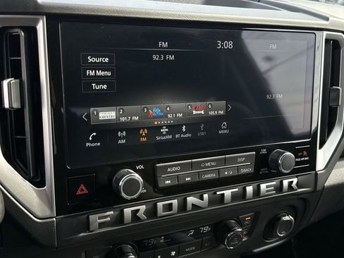 Used 2025 Nissan Frontier SV w/ SV Convenience Package image 18