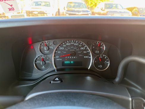 Used 2024 Chevrolet Express 2500 w/ Driver Convenience Package image 29