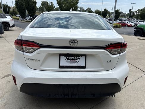 Used 2025 Toyota Corolla LE FWD image 8