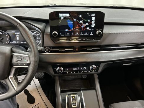Used 2024 Mitsubishi Outlander SE AWD/4WD image 19