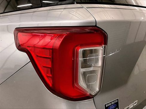 Used 2020 Ford Explorer Limited w/ Class III Trailer Tow Package AWD/4WD image 29