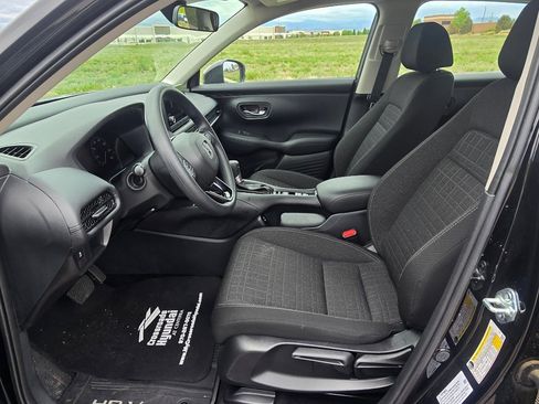 Used 2025 Honda HR-V LX image 11