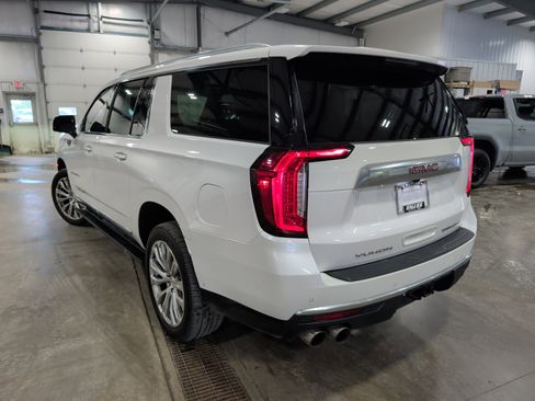 Used 2023 GMC Yukon XL Denali AWD/4WD image 4