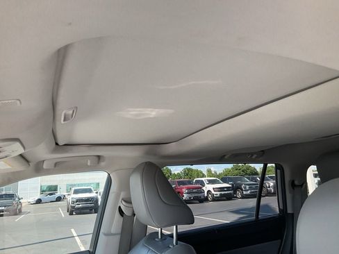 Used 2022 Toyota Highlander XLE image 5