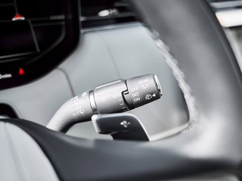 Used 2026 Land Rover Range Rover Long Wheelbase SE image 62