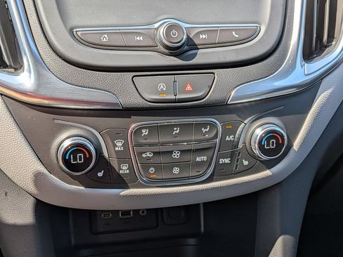 Used 2024 Chevrolet Equinox LT FWD image 24