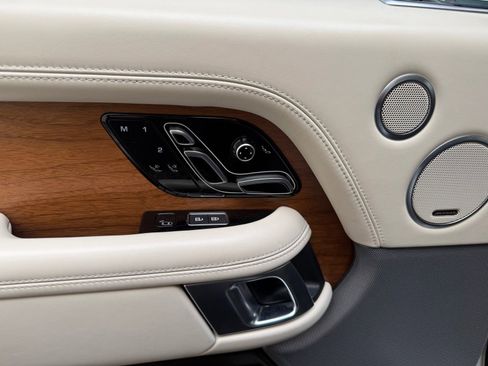 Used 2021 Land Rover Range Rover Autobiography image 36
