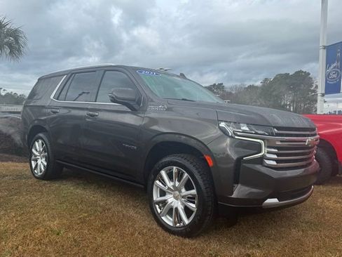 Used 2021 Chevrolet Tahoe High Country w/ Premium Package image 6