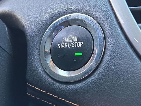 Used 2018 Chevrolet Trax LT w/ LT Convenience Package image 24