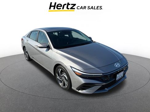 Used 2025 Hyundai Elantra Limited image 1