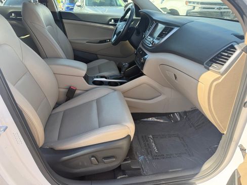 Used 2016 Hyundai Tucson Limited w/ Option Group 03 FWD image 29