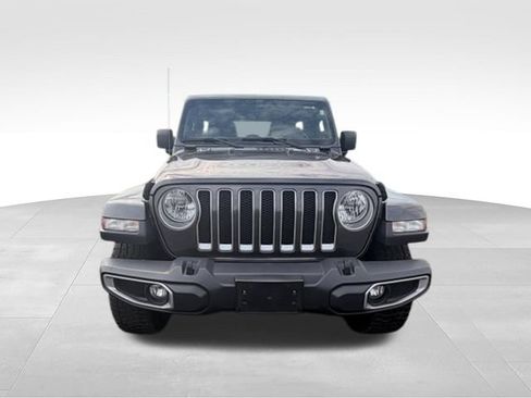 Used 2018 Jeep Wrangler Unlimited Sahara AWD/4WD image 9