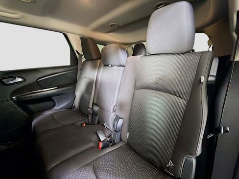 Used 2018 Dodge Journey SE w/ Popular Equipment Group FWD image 21