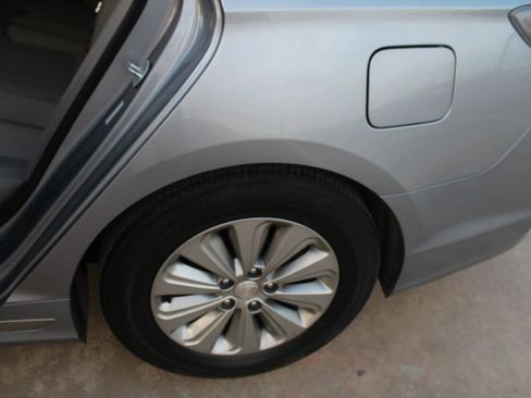 Used 2016 Hyundai Sonata SE image 13