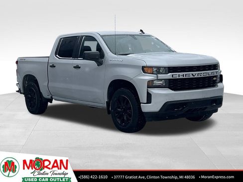 Used 2020 Chevrolet Silverado 1500 Custom w/ Custom Value Package image 9