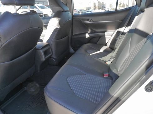Used 2020 Toyota Camry SE image 17