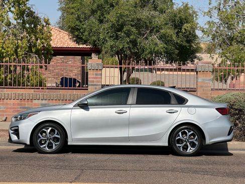 Used 2021 Kia Forte LXS image 3