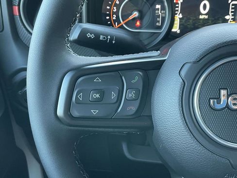 New 2025 Jeep Gladiator Rubicon image 14