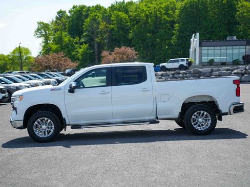 Used 2024 Chevrolet Silverado 1500 LT AWD/4WD image 8