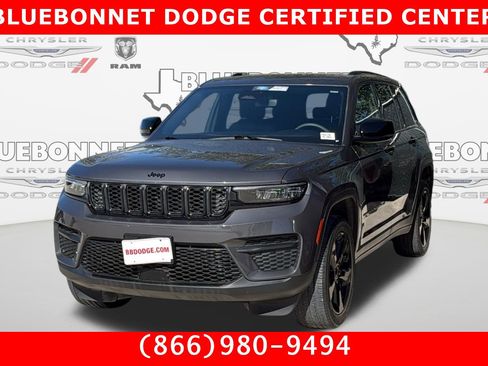 Used 2023 Jeep Grand Cherokee Altitude image 1