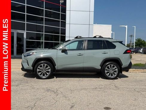 Used 2022 Toyota RAV4 XLE Premium FWD image 8