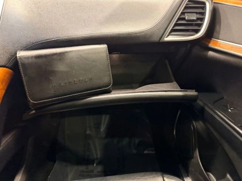 Used 2017 Lincoln MKX Select w/ Select Plus Package image 32