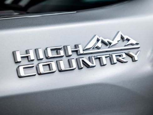 Used 2025 Chevrolet Silverado 3500 High Country w/ Technology Package AWD/4WD image 19