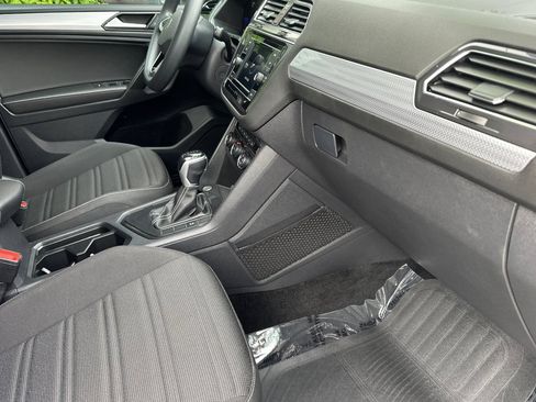 Used 2022 Volkswagen Tiguan S FWD image 18