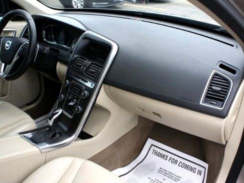 Used 2015 Volvo XC60 T6 w/ Protection Package image 16