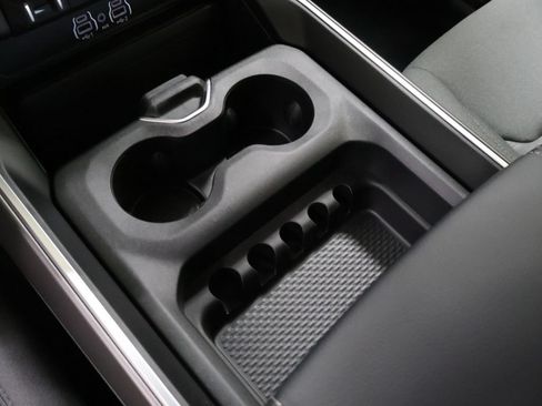 New 2026 RAM 1500 4x4 Crew Cab image 21