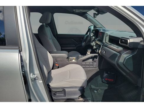 Used 2024 Toyota Tacoma SR5 w/ SR5 Upgrade Package AWD/4WD image 18