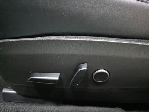 Used 2023 Tesla Model 3 Standard Range image 17