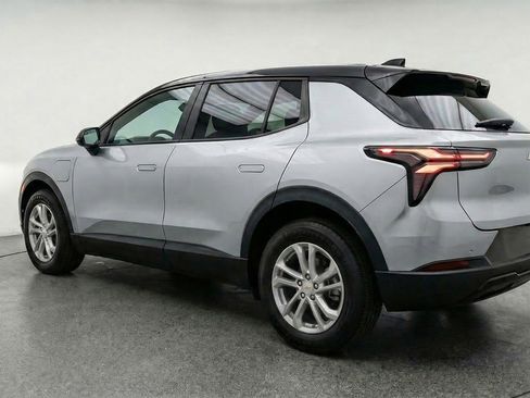 Used 2025 Chevrolet Equinox LT FWD image 6
