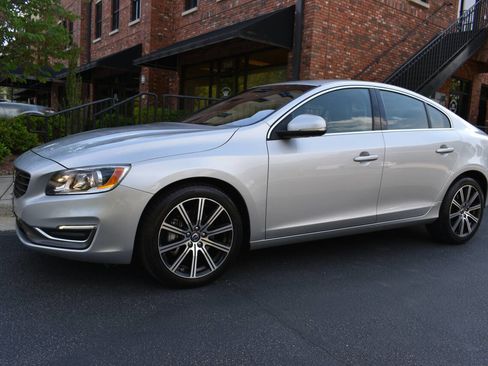 Used 2014 Volvo S60 T6 AWD/4WD image 2