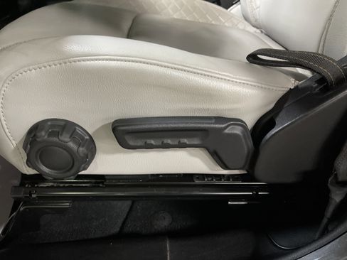 Used 2022 Jeep Gladiator Overland image 13