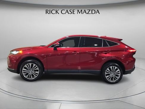 Used 2023 Toyota Venza Limited image 3