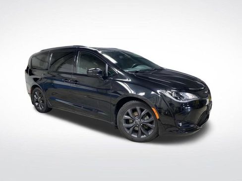 Used 2020 Chrysler Pacifica Touring-L Plus image 40