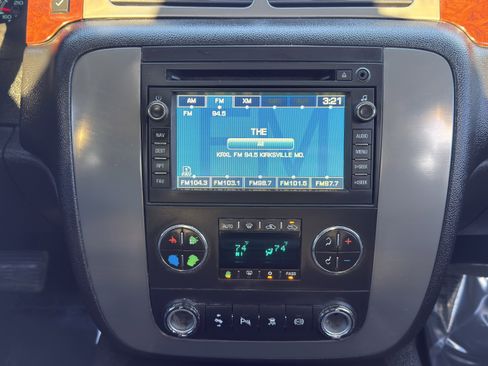 Used 2011 GMC Sierra 2500 SLT w/ SLT Convenience Package image 25